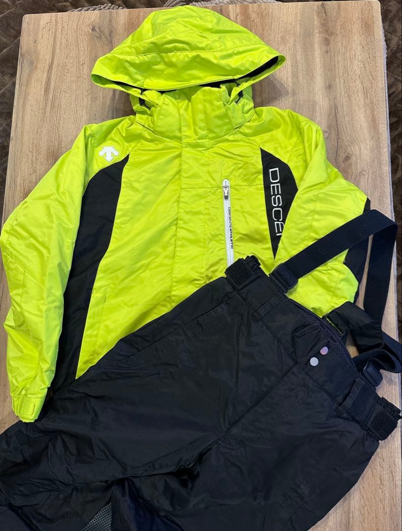 上下セット　デサント スキースノーボードジャケット(M)