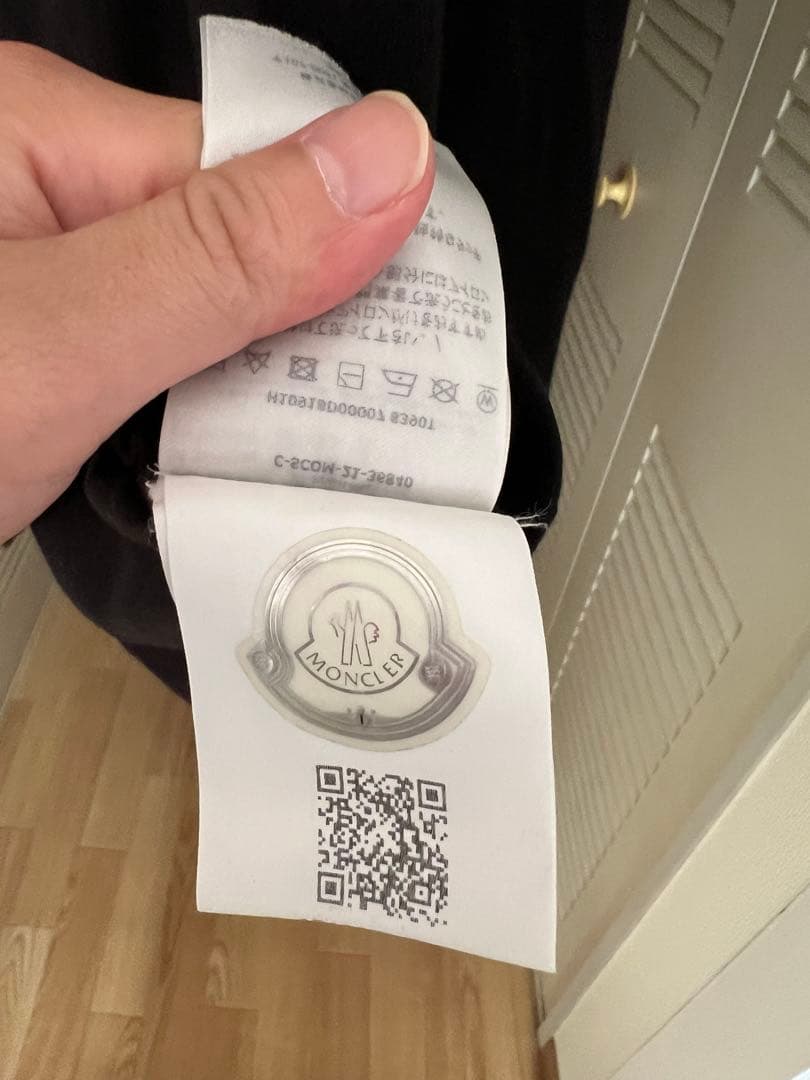 三連休限定格安！シンプル！美品！MONCLER ブラック 長袖カットソー