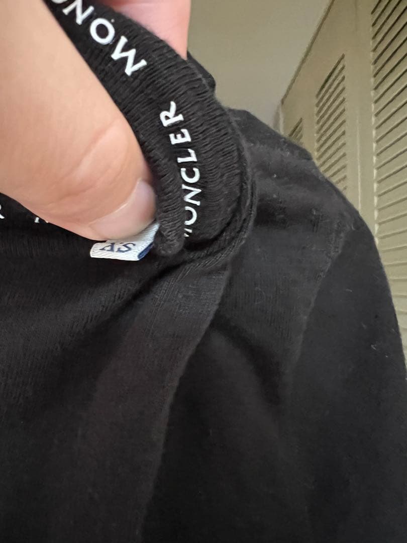 三連休限定格安！シンプル！美品！MONCLER ブラック 長袖カットソー