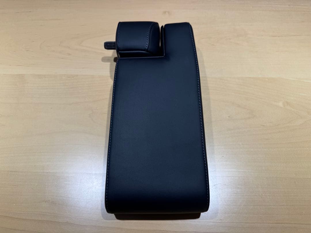 デリカD5 フロントシートアームレスト