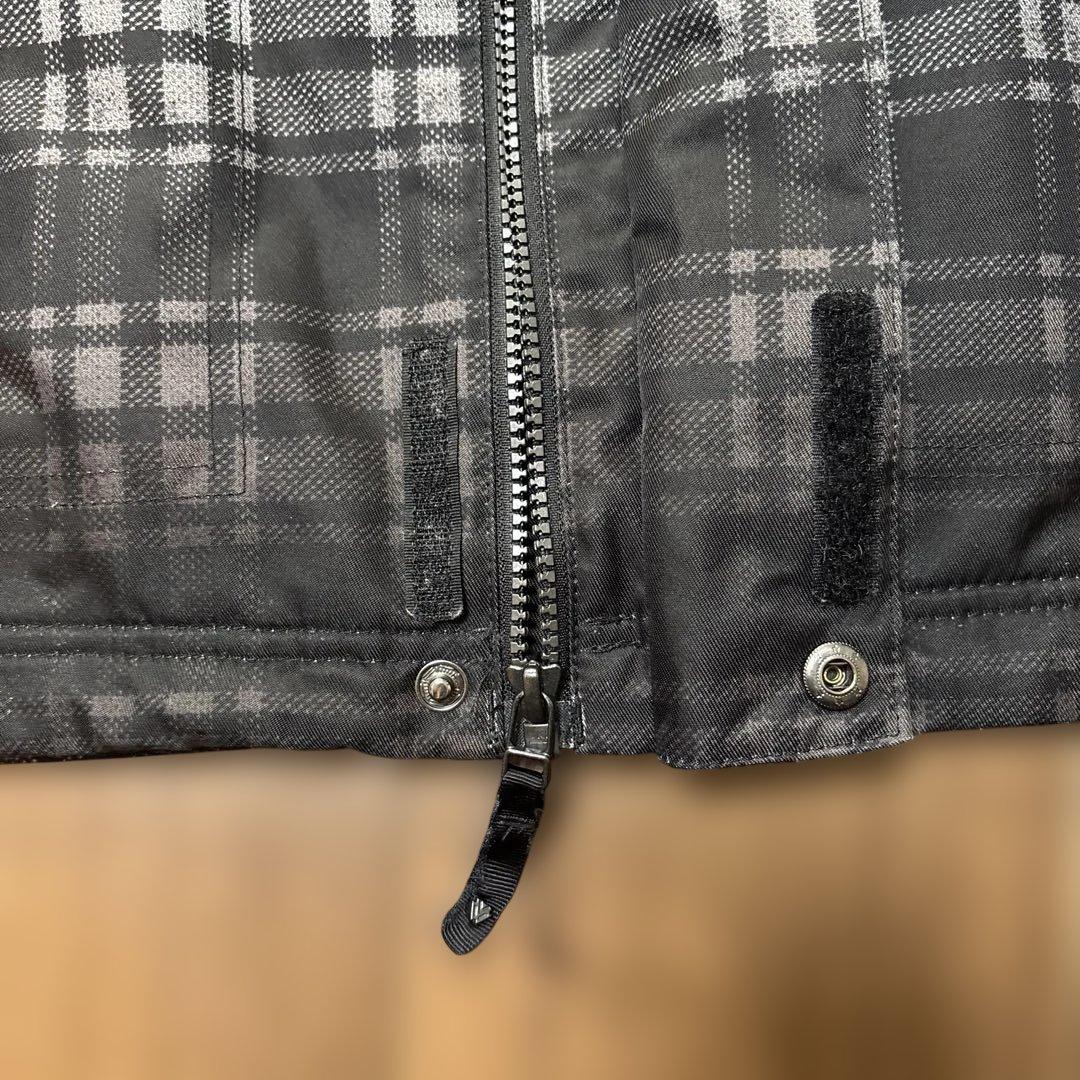 BURTON スノボウェア男性用Mサイズ