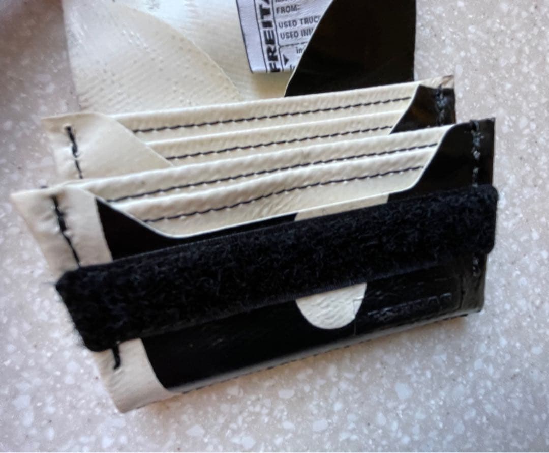 FREITAG フライターグ　F50 スモールウォレット　カードケース　黒白