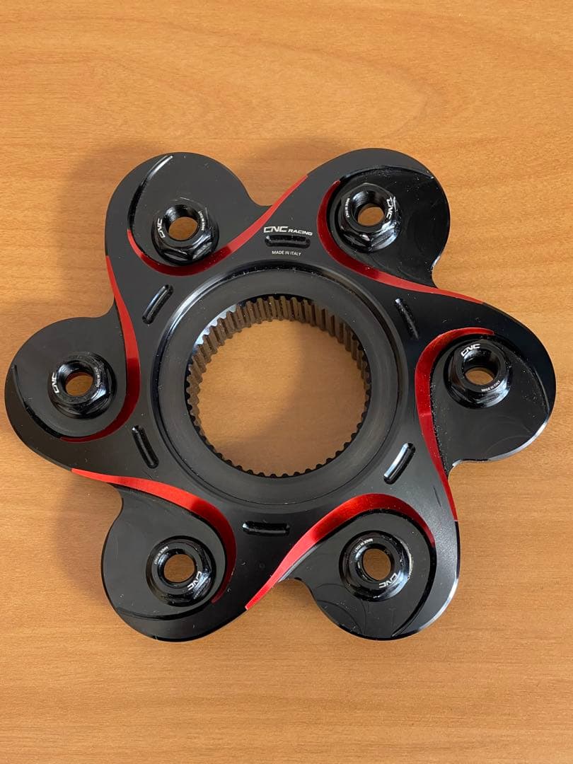 CNC RACING パニガーレV4 リアスプロケットフランジ