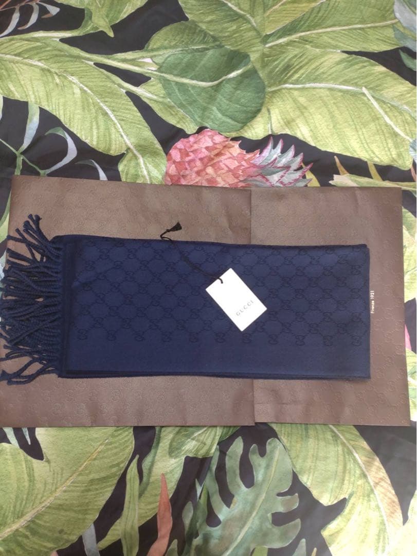 GUCCI ネイビー GGパターン マフラー