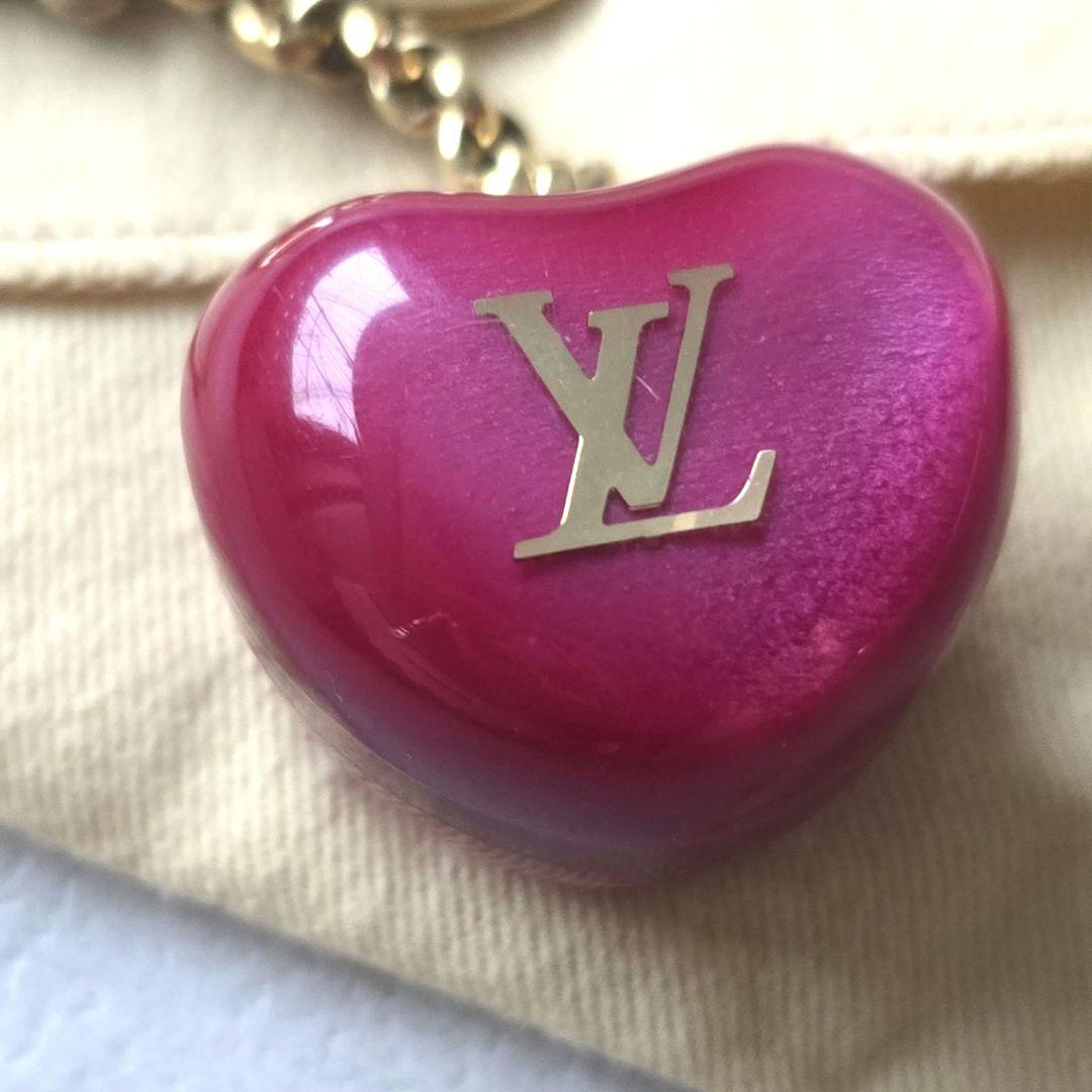 LOUIS VUITTON ルイヴィトン ポルトクレ ポム ハートりんごチャーム