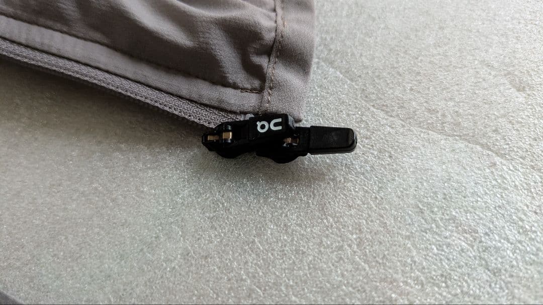 On　ランニングジャケット　ジンク