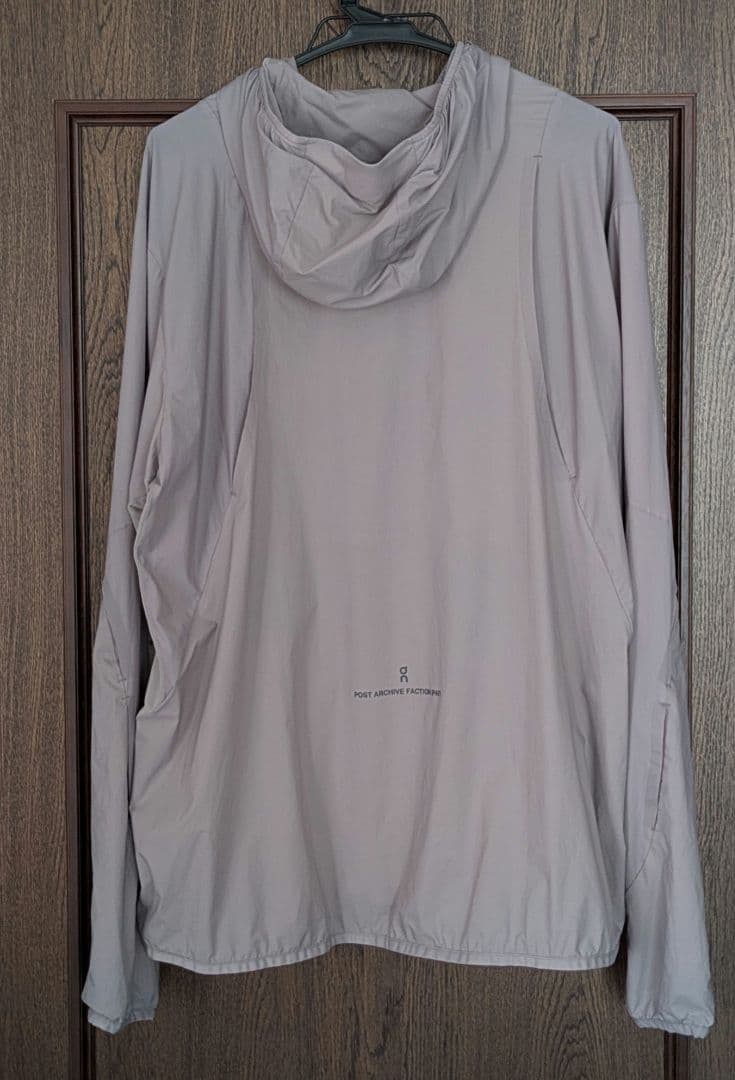 On　ランニングジャケット　ジンク