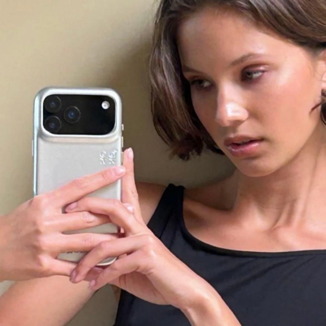 Urban SophisticationiPhone17Proケース