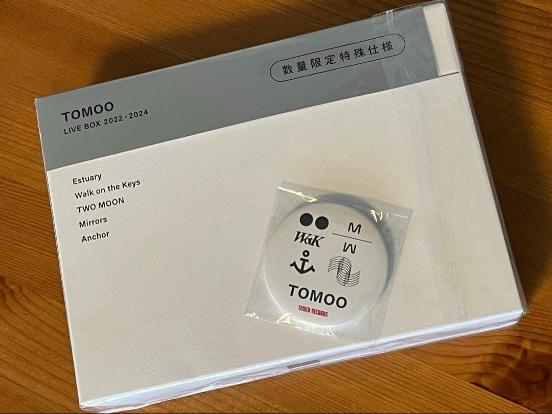 TOMOO/LIVE BOX 2022-2024〈数量限定生産〉 特典バッヂ付き