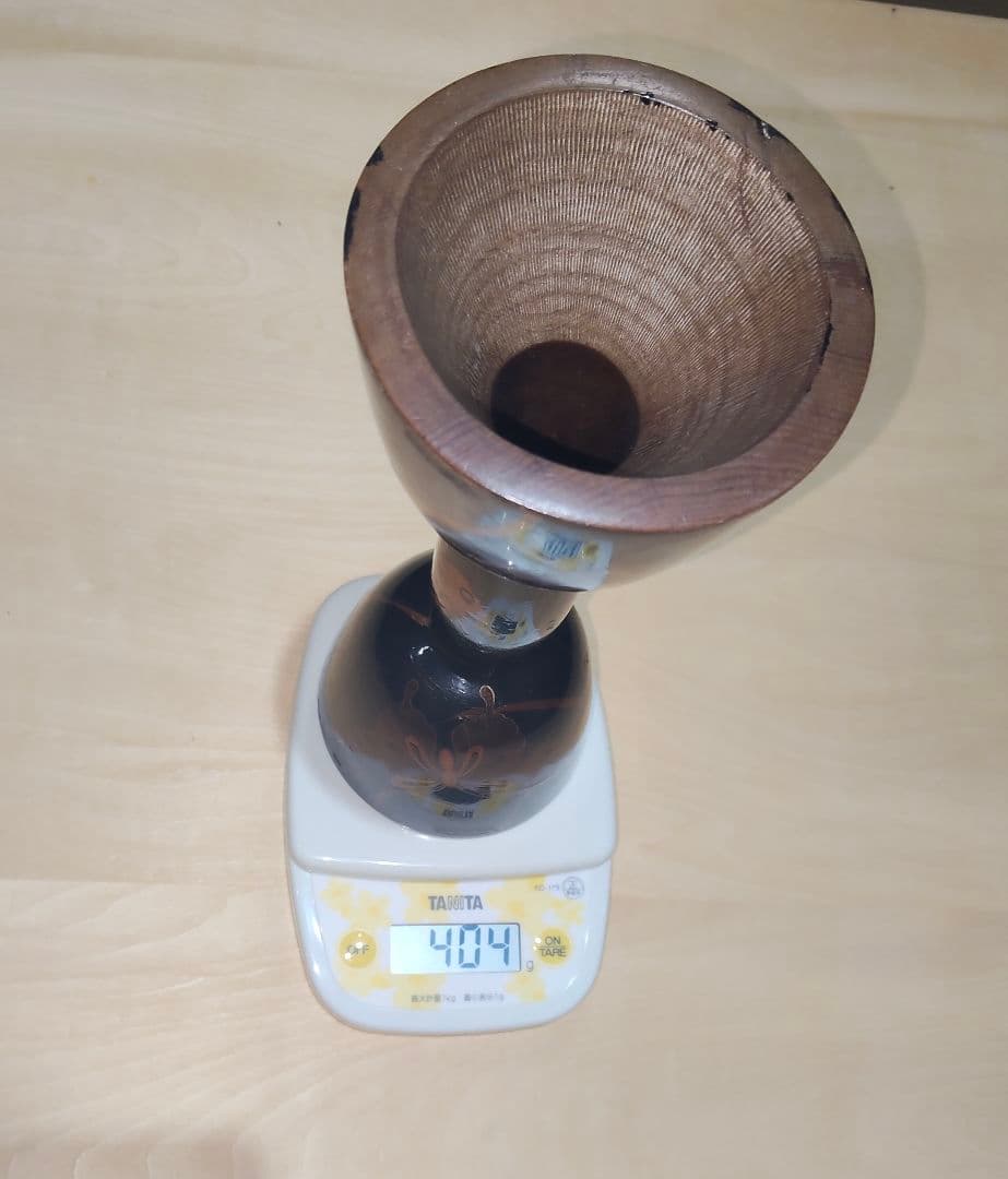 ユート 小鼓の胴 蝶の蒔絵 鉋目あり