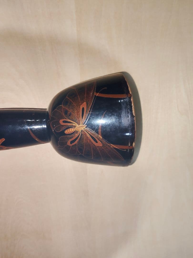 ユート 小鼓の胴 蝶の蒔絵 鉋目あり