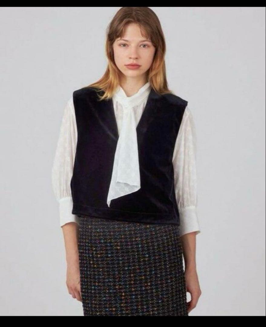 Ballsey トゥモローランド　マットベロアVネックベスト