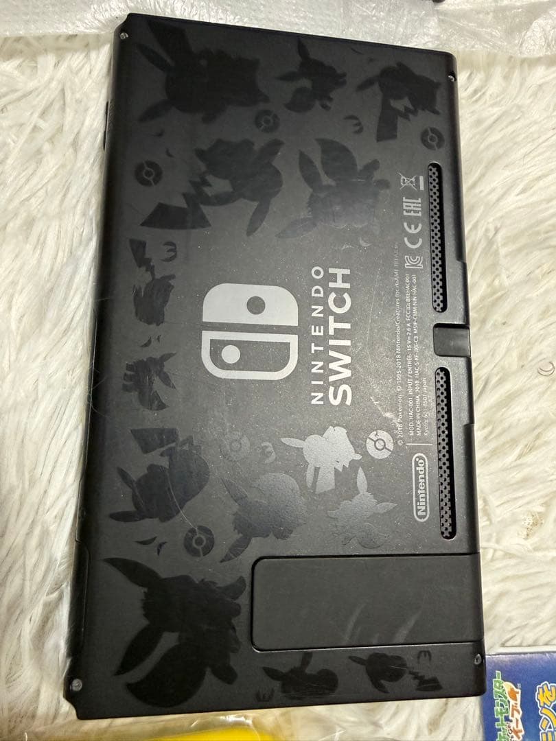 Nintendo Switch ピカブイバージョン