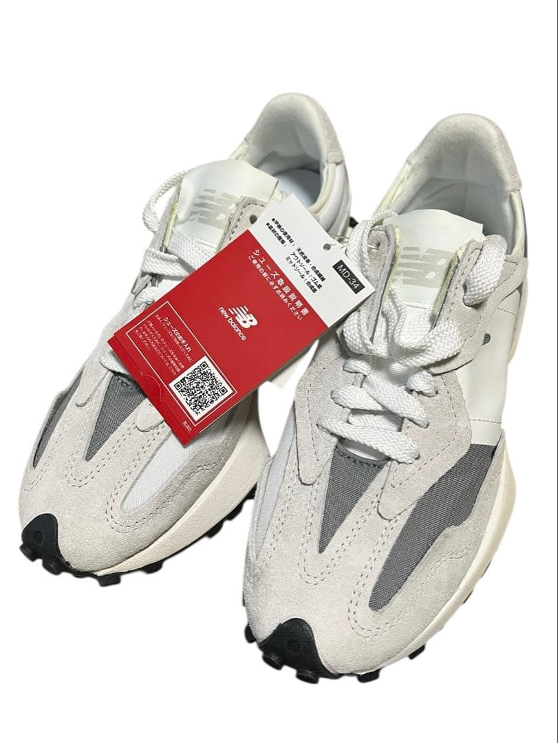 ニューバランス　327 グレー　ホワイト　24.0 新品　未使用品