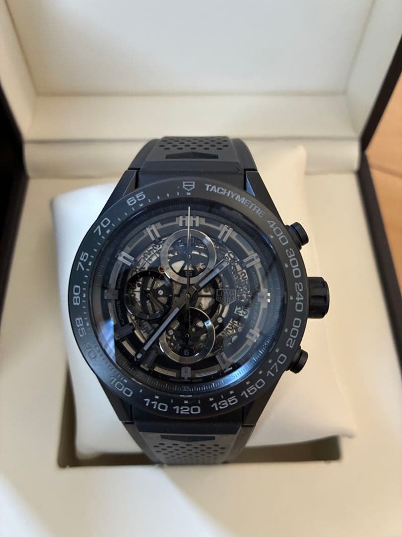 カレラ　キャリバーホイヤー01 タグホイヤー CAR2A91.FT6071