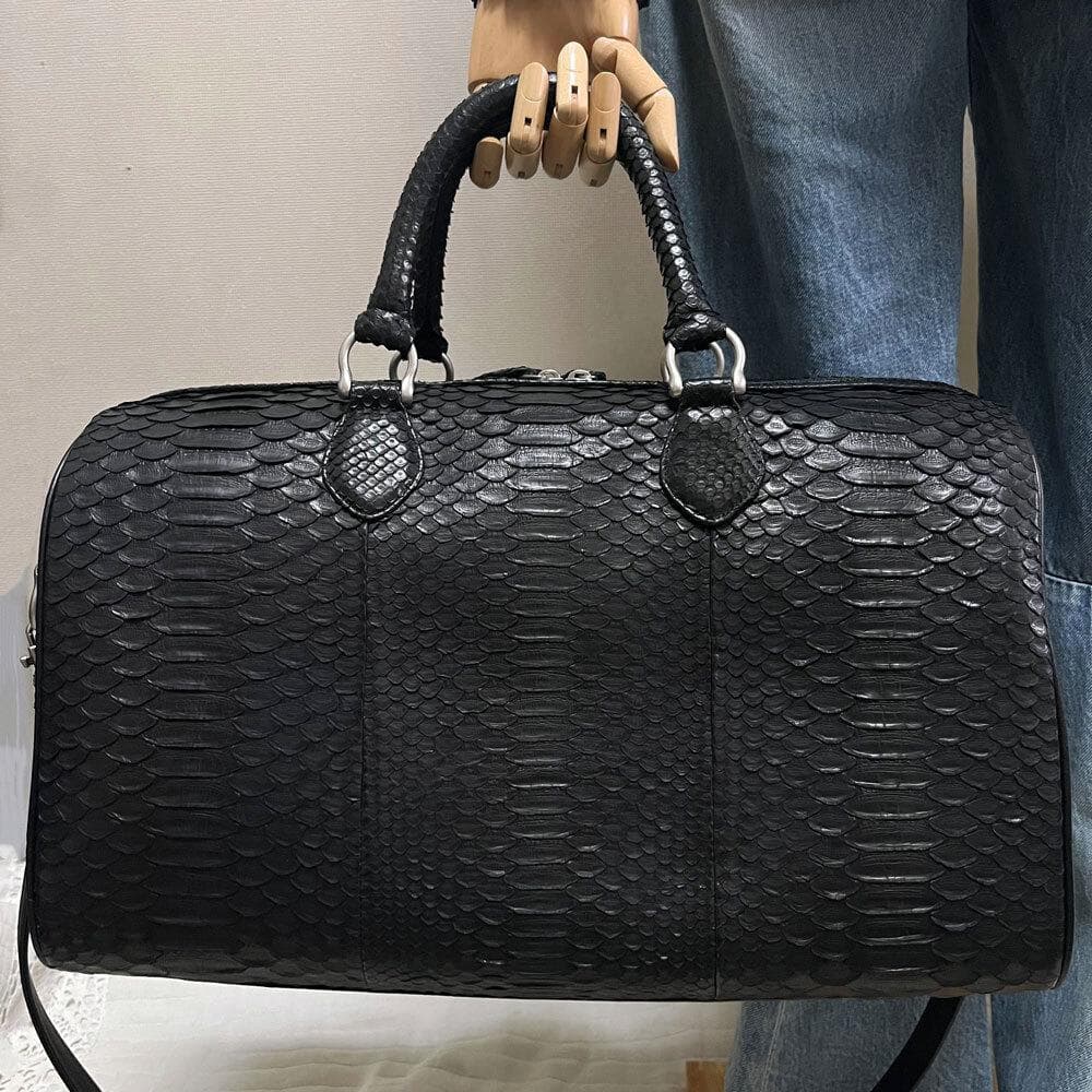 未使用タグ付 パイソン 蛇革 レザー 本革 2way ボストンバッグ 大容量 黒