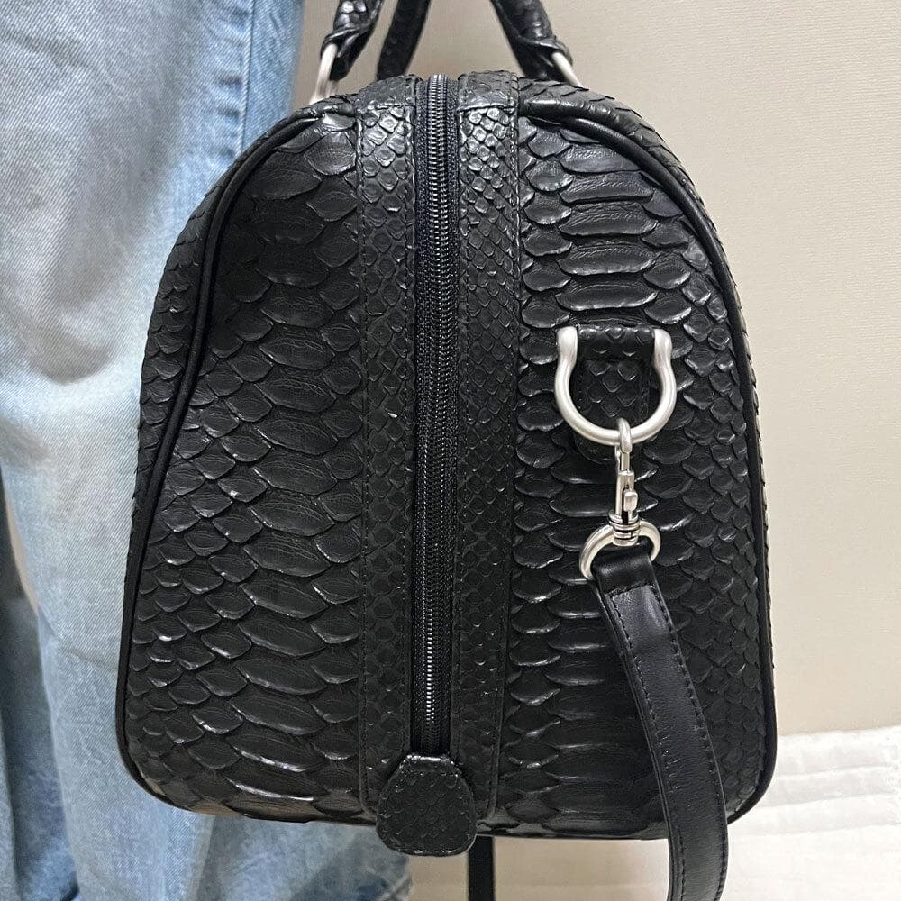 未使用タグ付 パイソン 蛇革 レザー 本革 2way ボストンバッグ 大容量 黒