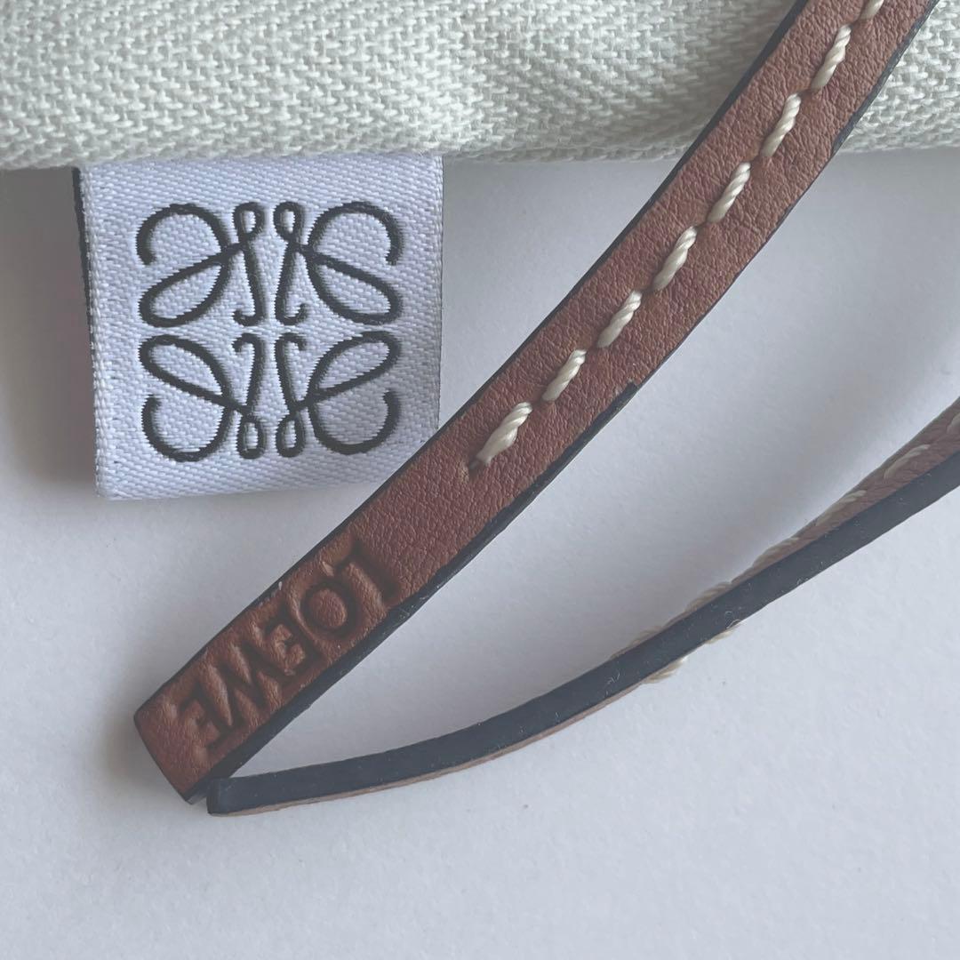 LOEWE レザーストラップ　シルバー チャーム セット