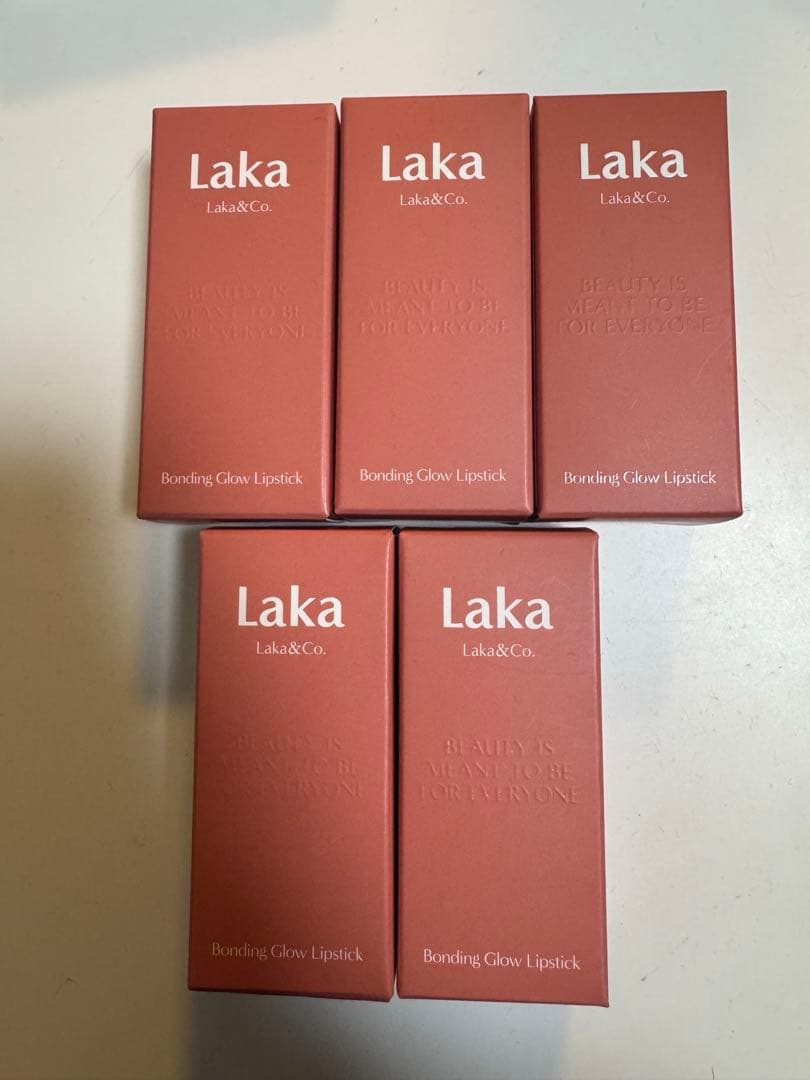 ラカ　ボンディンググロウリップスティック　202