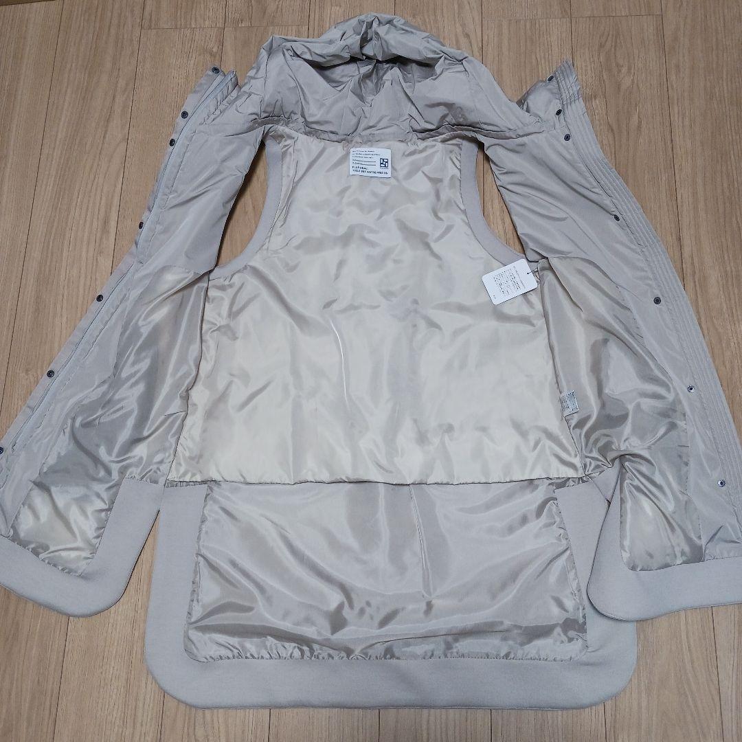 田中様　ベージュ フード付きダウンベスト　丈長め