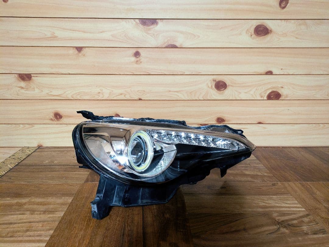 86 ZN6 イカリング シーケンシャル ヘッドライト 黄ばみ無し