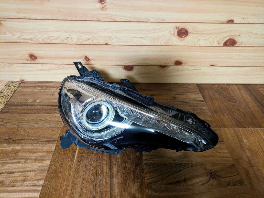 86 ZN6 イカリング シーケンシャル ヘッドライト 黄ばみ無し