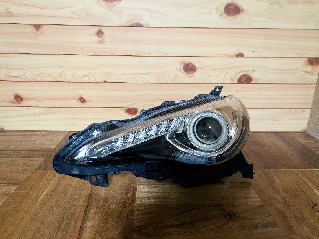 86 ZN6 イカリング シーケンシャル ヘッドライト 黄ばみ無し