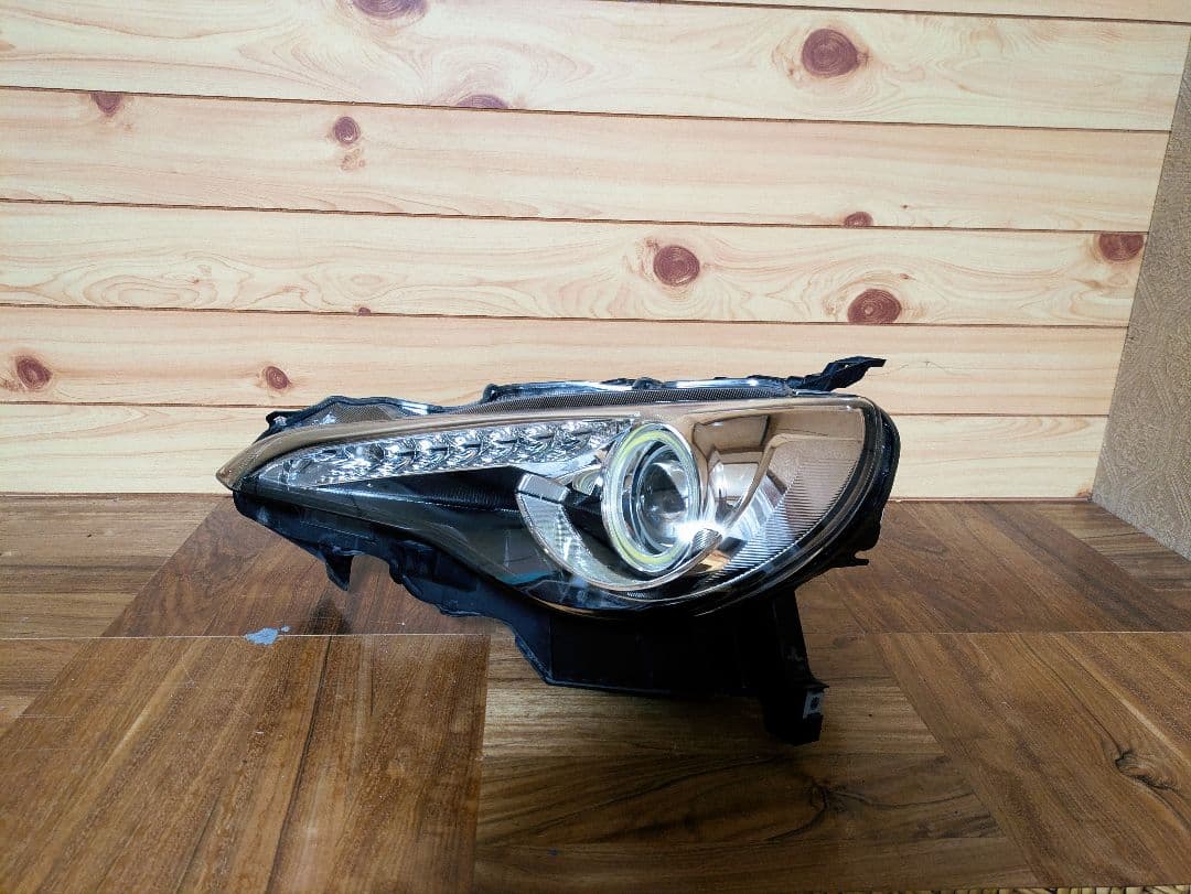 86 ZN6 イカリング シーケンシャル ヘッドライト 黄ばみ無し