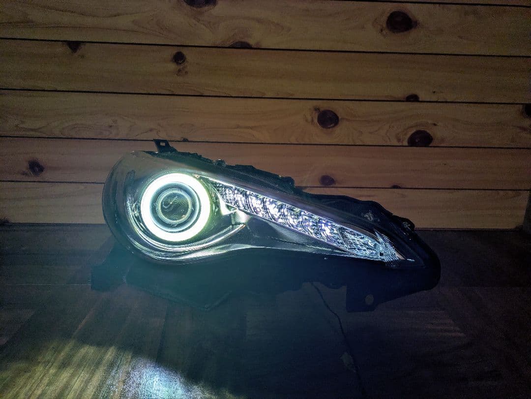 86 ZN6 イカリング シーケンシャル ヘッドライト 黄ばみ無し