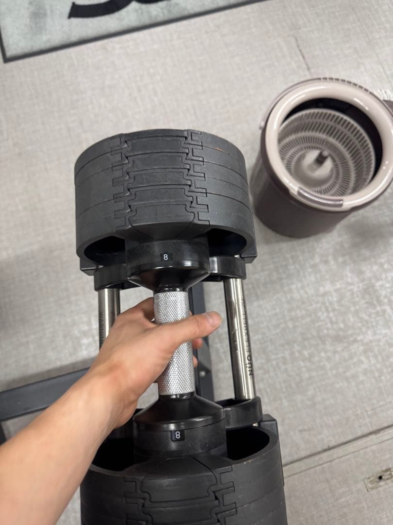 可変式ダンベル フレックスベル　スタンド付き ブラック　4キロ刻み