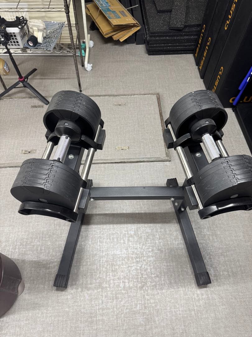 可変式ダンベル フレックスベル　スタンド付き ブラック　4キロ刻み