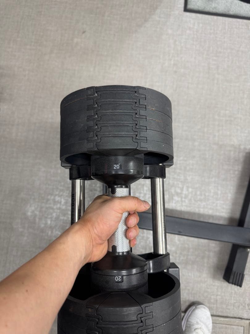 可変式ダンベル フレックスベル　スタンド付き ブラック　4キロ刻み