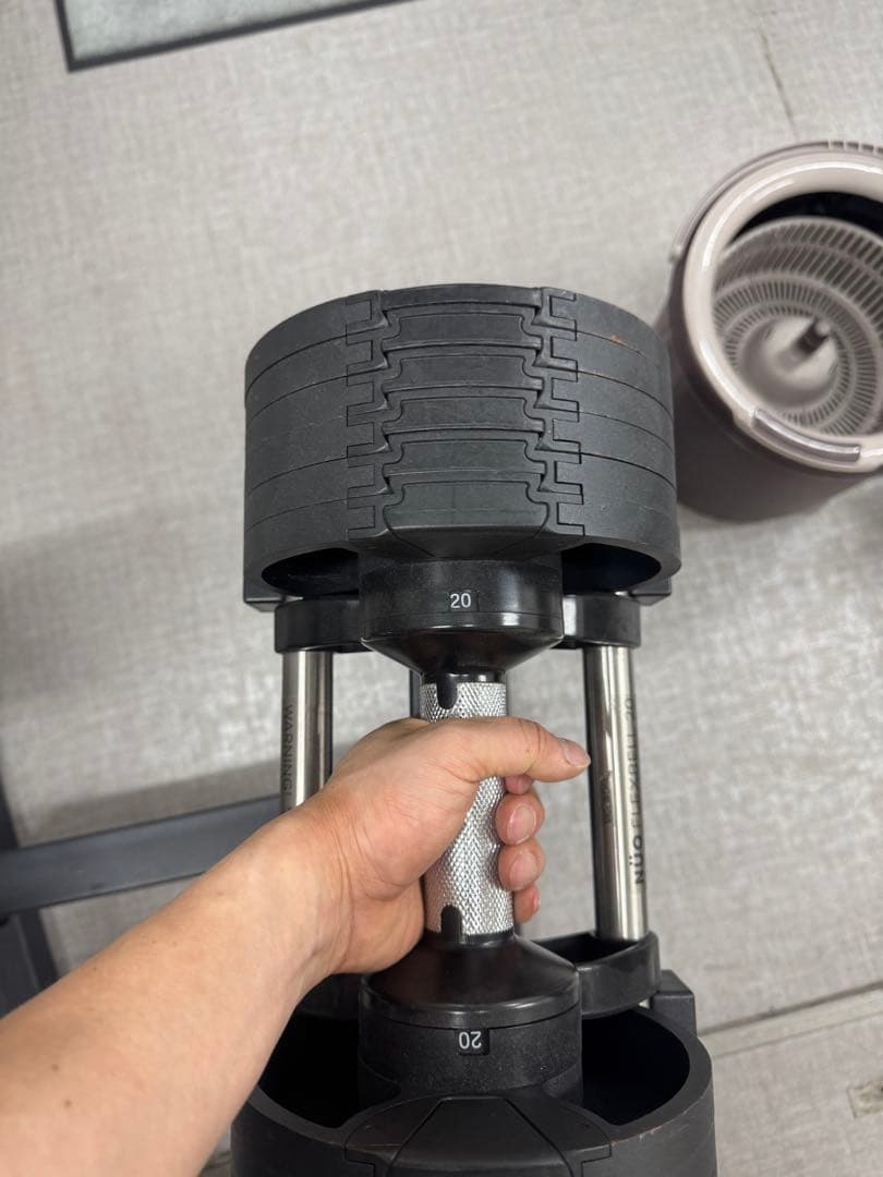 可変式ダンベル フレックスベル　スタンド付き ブラック　4キロ刻み