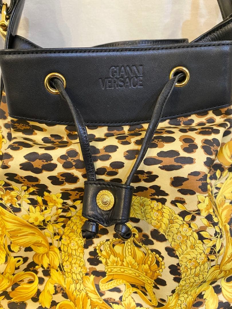 抹*)様 GIANNI VERSACE ショルダーバッグ レオパード柄
