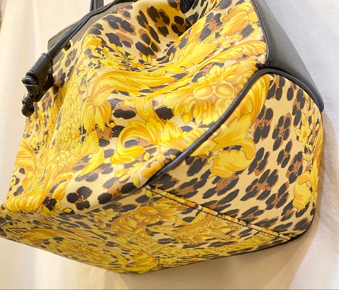 抹*)様 GIANNI VERSACE ショルダーバッグ レオパード柄