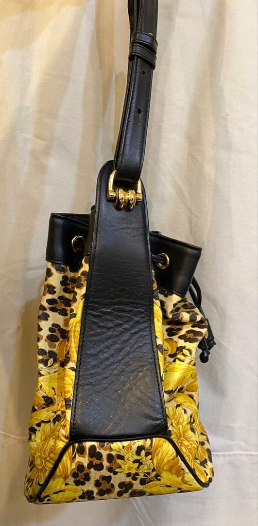 抹*)様 GIANNI VERSACE ショルダーバッグ レオパード柄