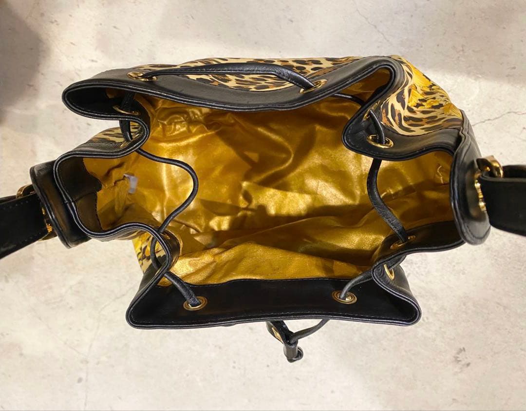 抹*)様 GIANNI VERSACE ショルダーバッグ レオパード柄