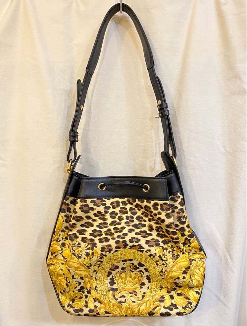 抹*)様 GIANNI VERSACE ショルダーバッグ レオパード柄