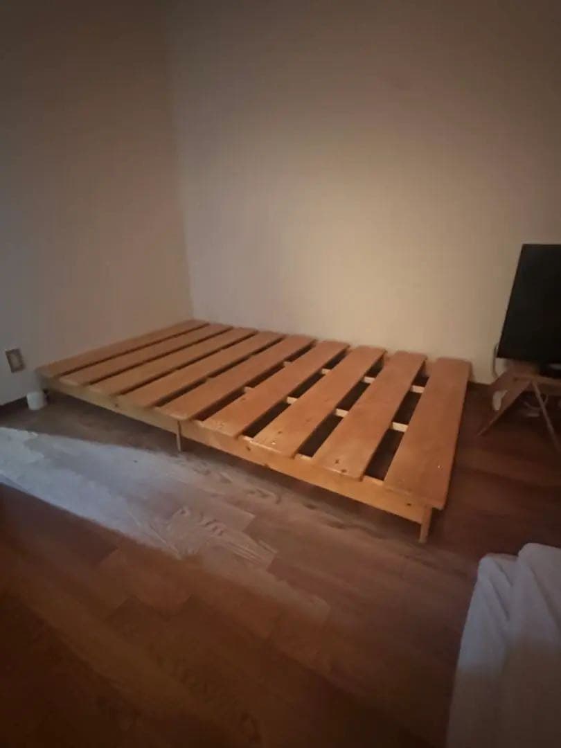 セミダブルベッドフレーム