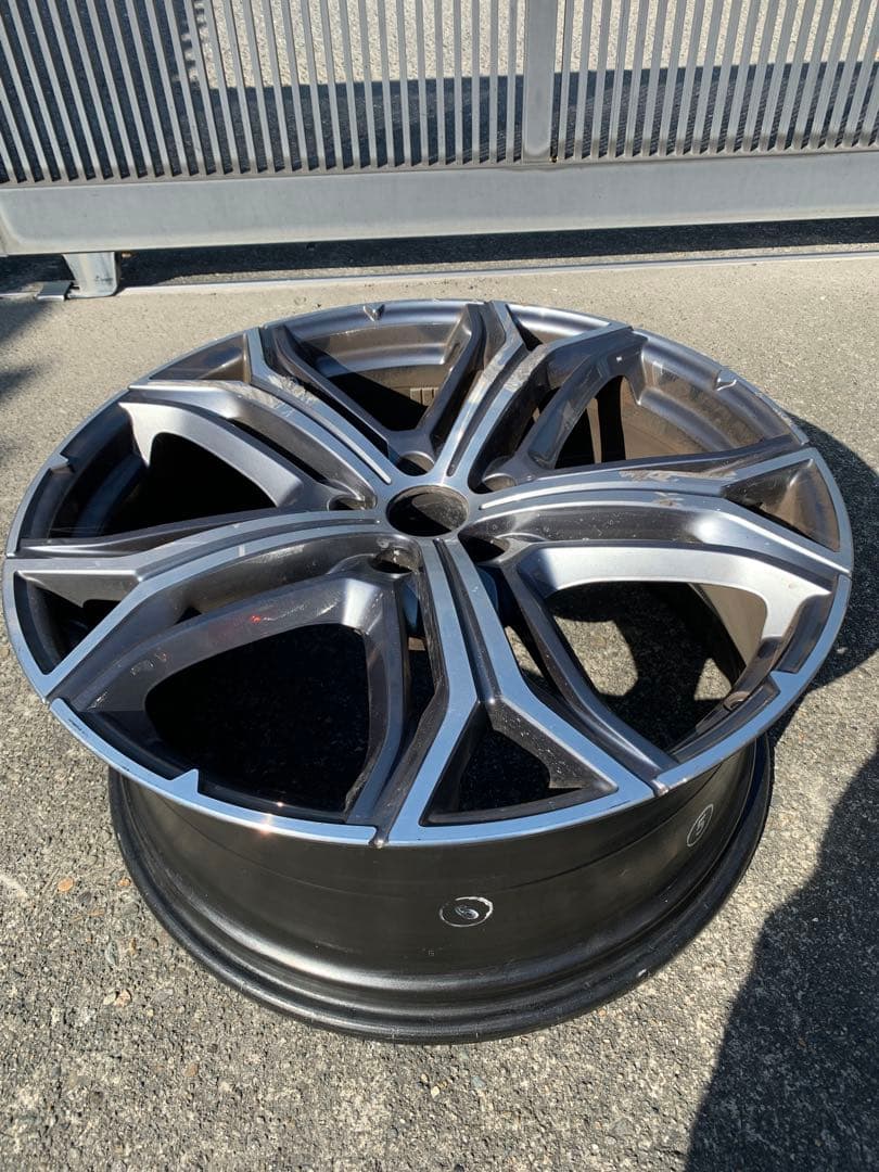 マセラティ レバンテ純正ホイール　1点のみ