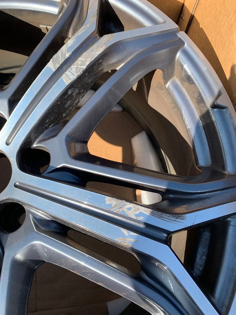 マセラティ レバンテ純正ホイール　1点のみ