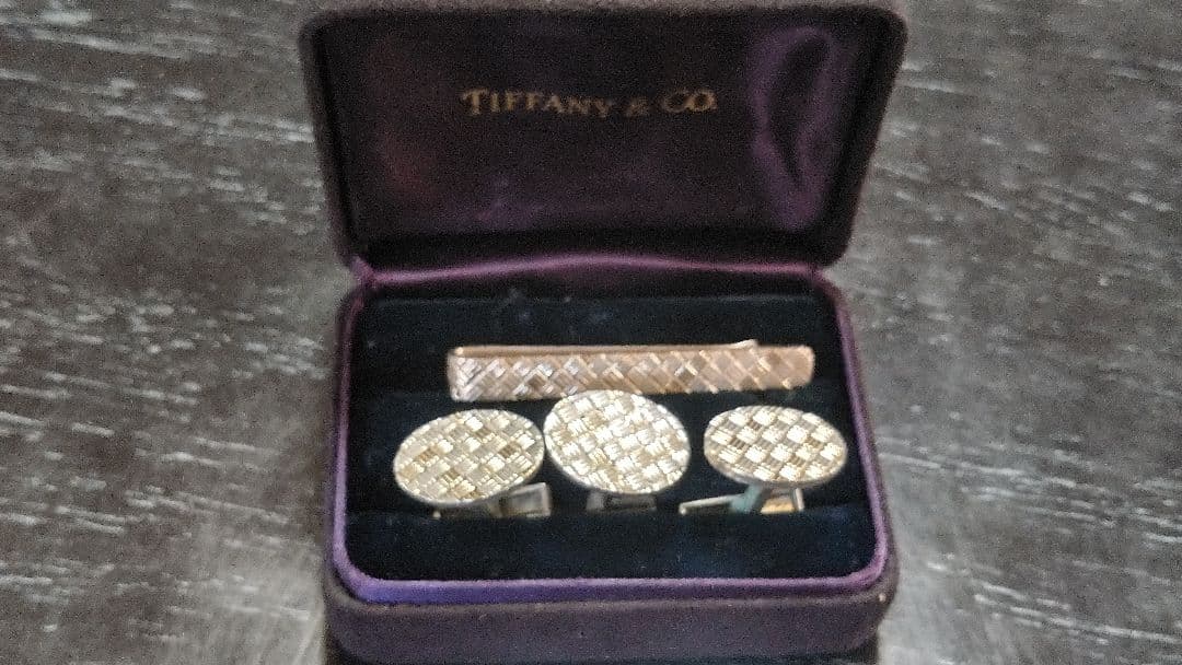 【Tiffany & Co. ネクタイピン&カフス　 シルバーゴールド編み込み】
