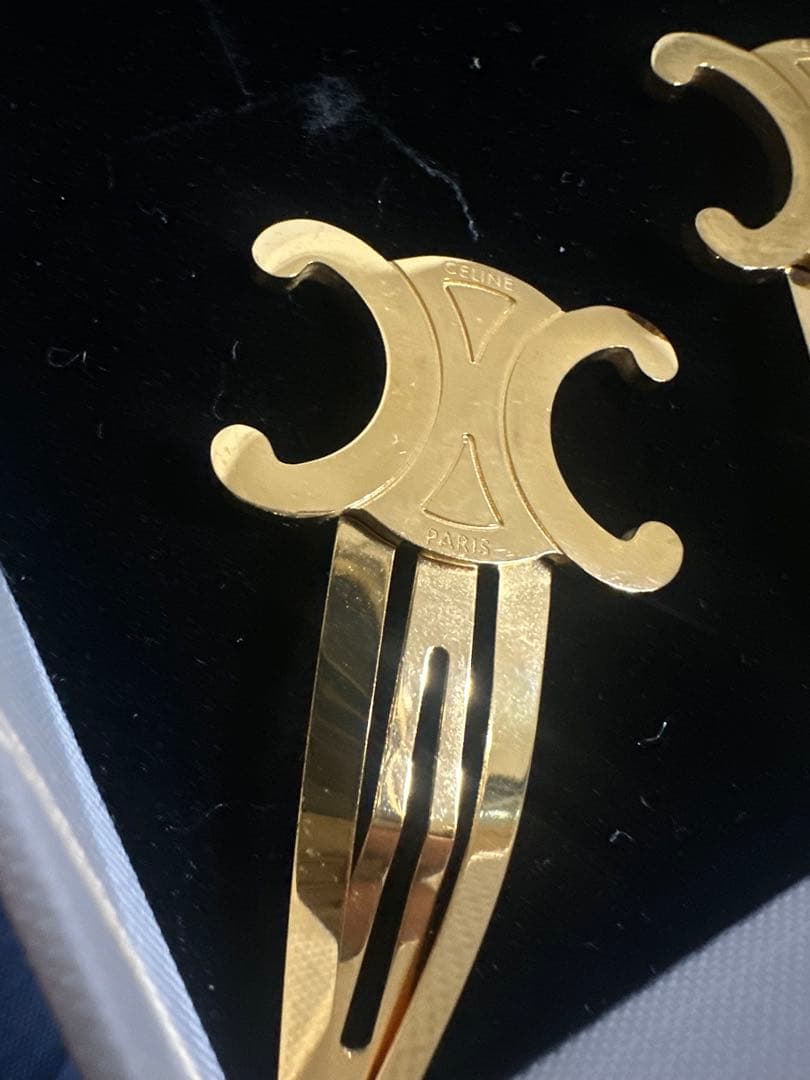 sr セリーヌ　アクセサリー　ヘアクリップ　目立つ汚れ傷あり