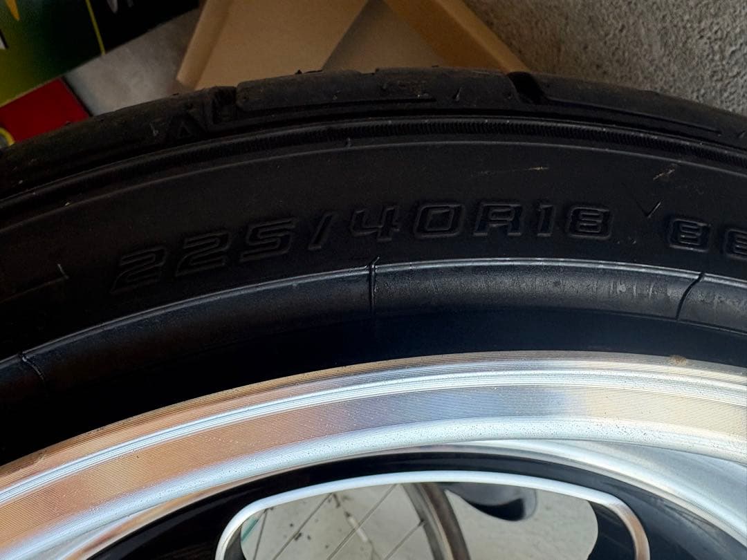 ハイエース18インチ ブラック シルバー ホイール美品‼️