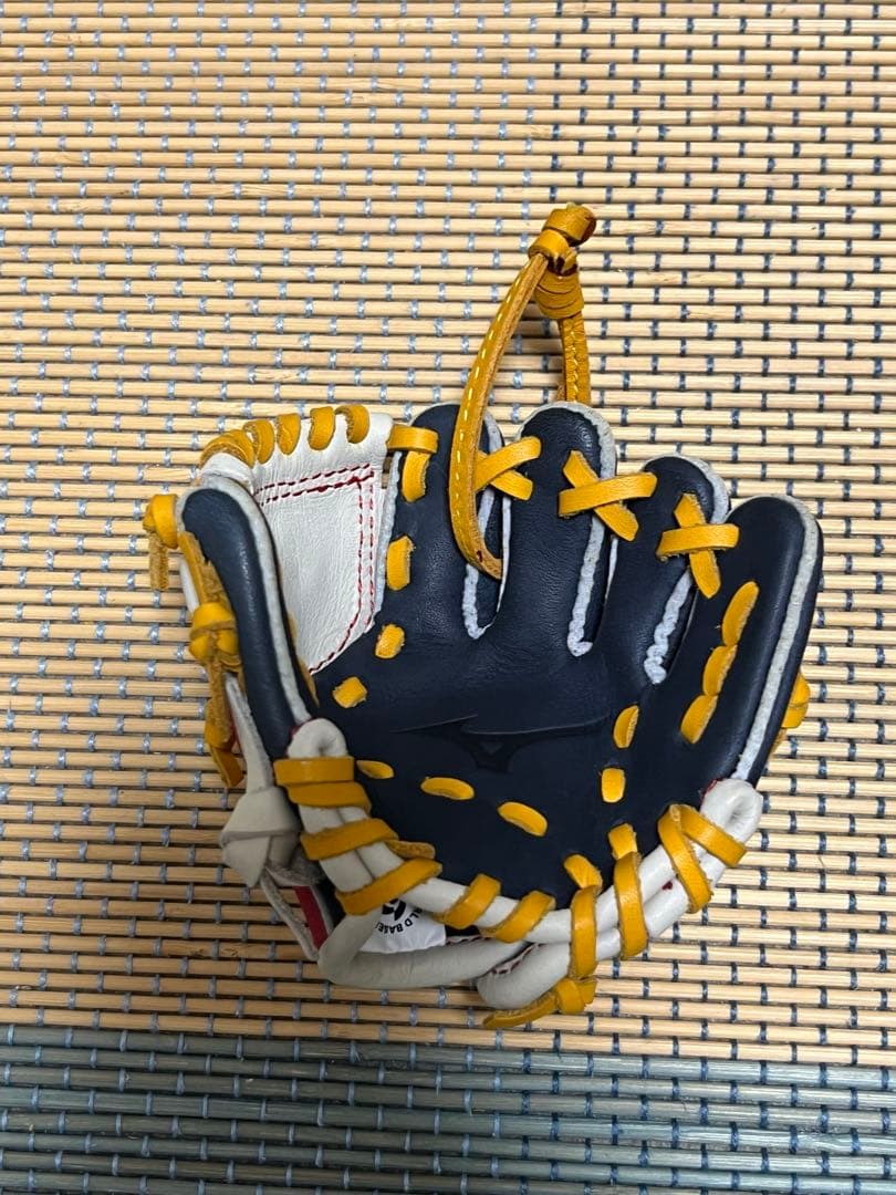 ミニチュアグラブ ストラップ　2023 WBC記念品 ミズノ公式　ミズノ