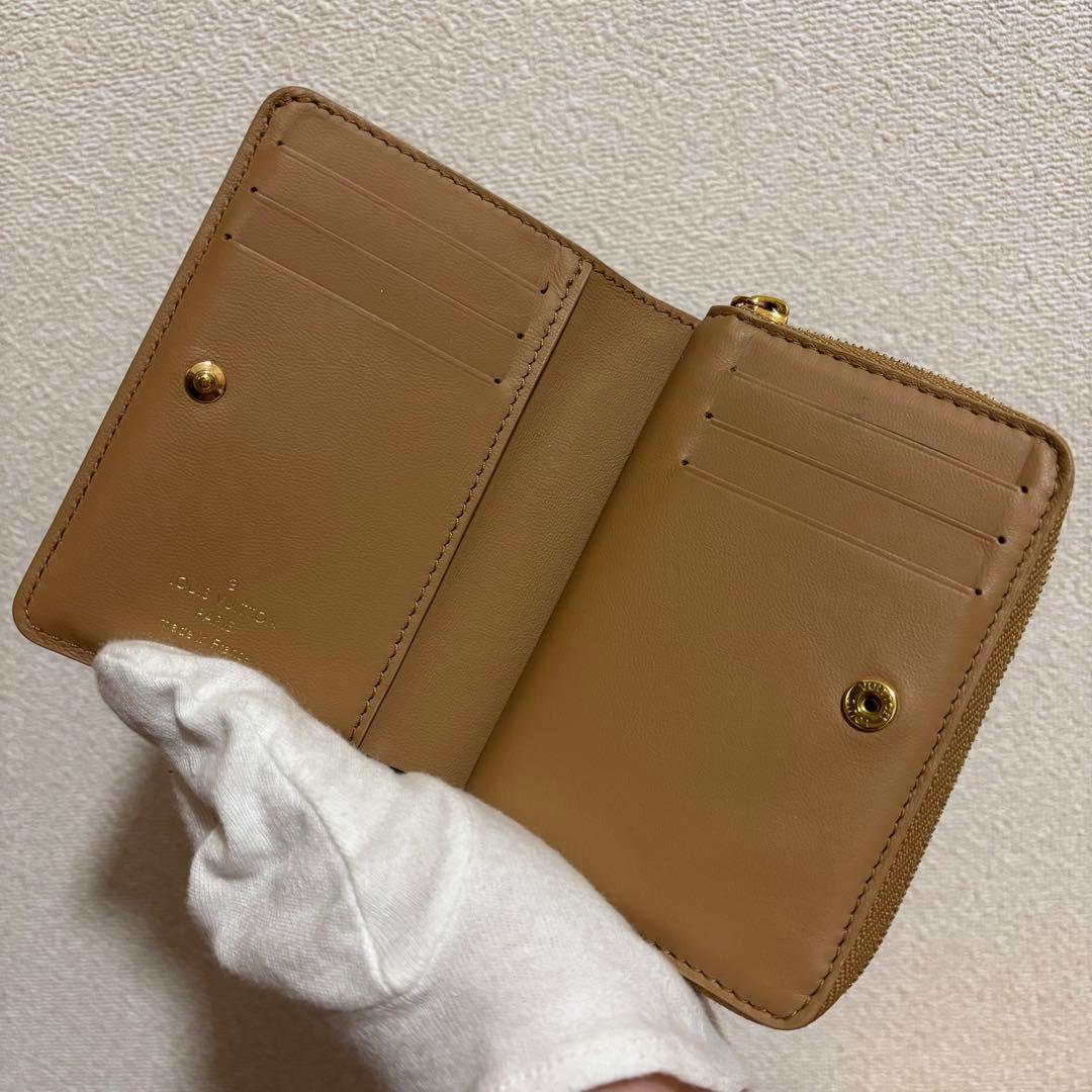 Louis Vuitton ベージュ 二つ折り財布