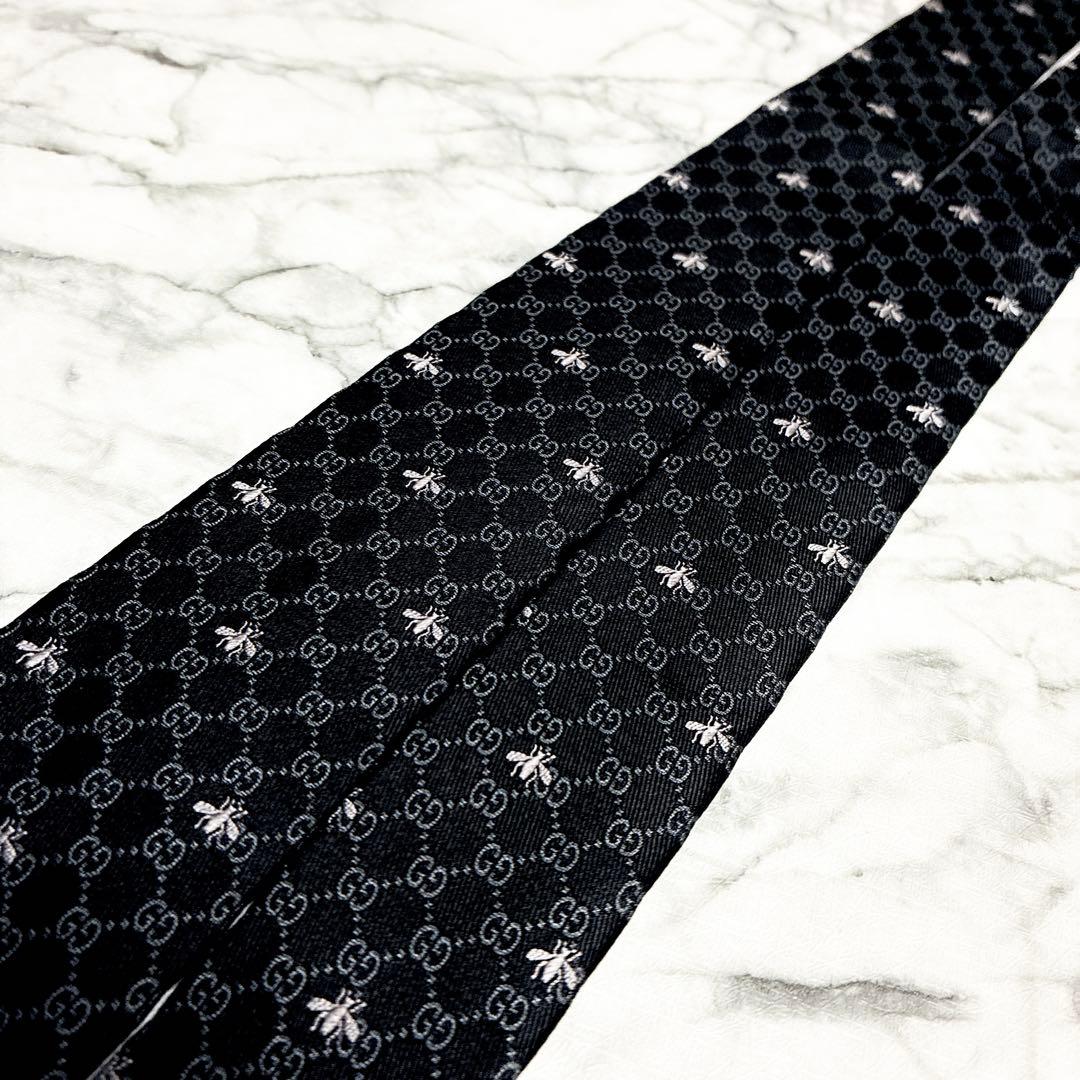 ✨未使用クラス✨GUCCI 現行　GG柄✖️蜂総柄　人気のブラック　ネクタイ