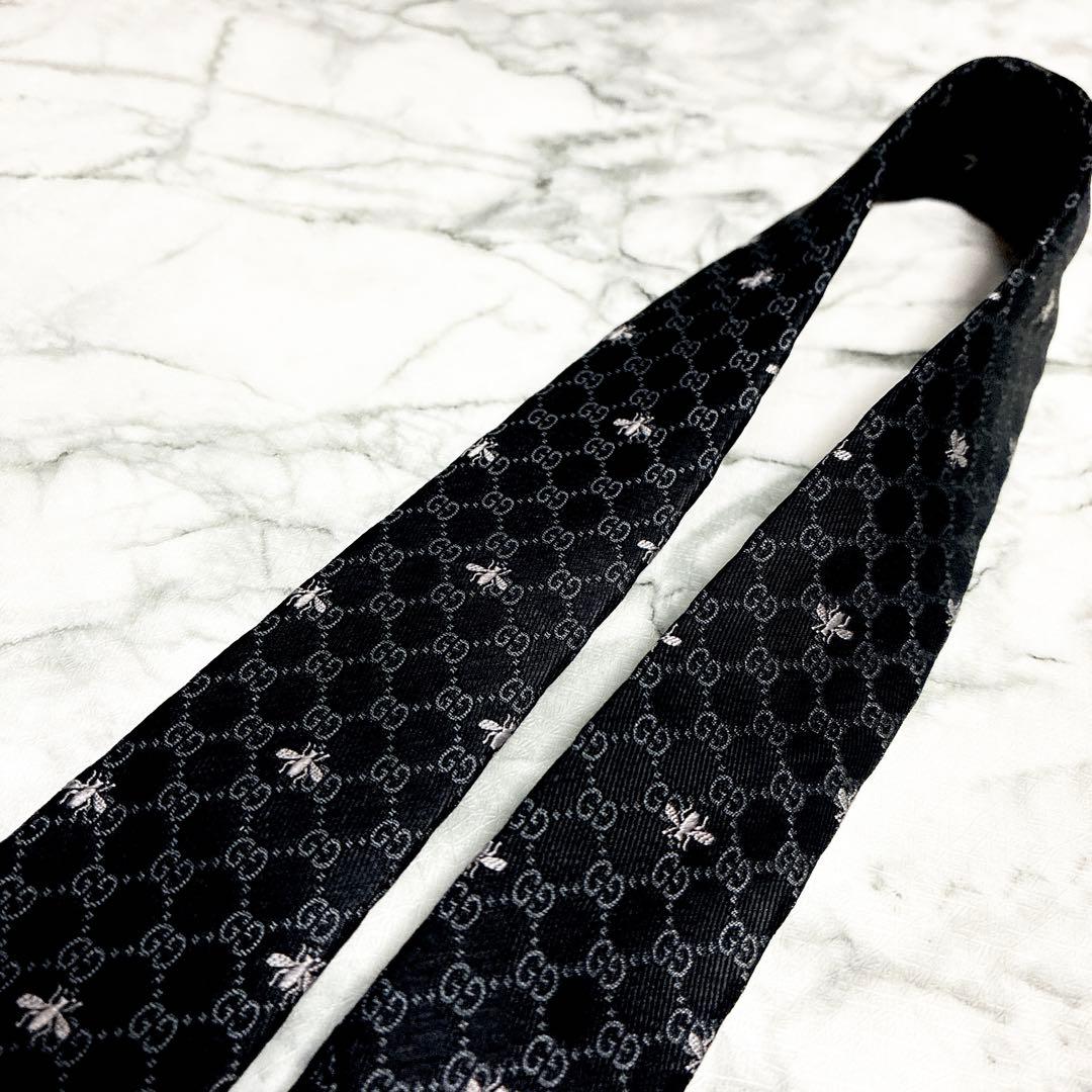 ✨未使用クラス✨GUCCI 現行　GG柄✖️蜂総柄　人気のブラック　ネクタイ