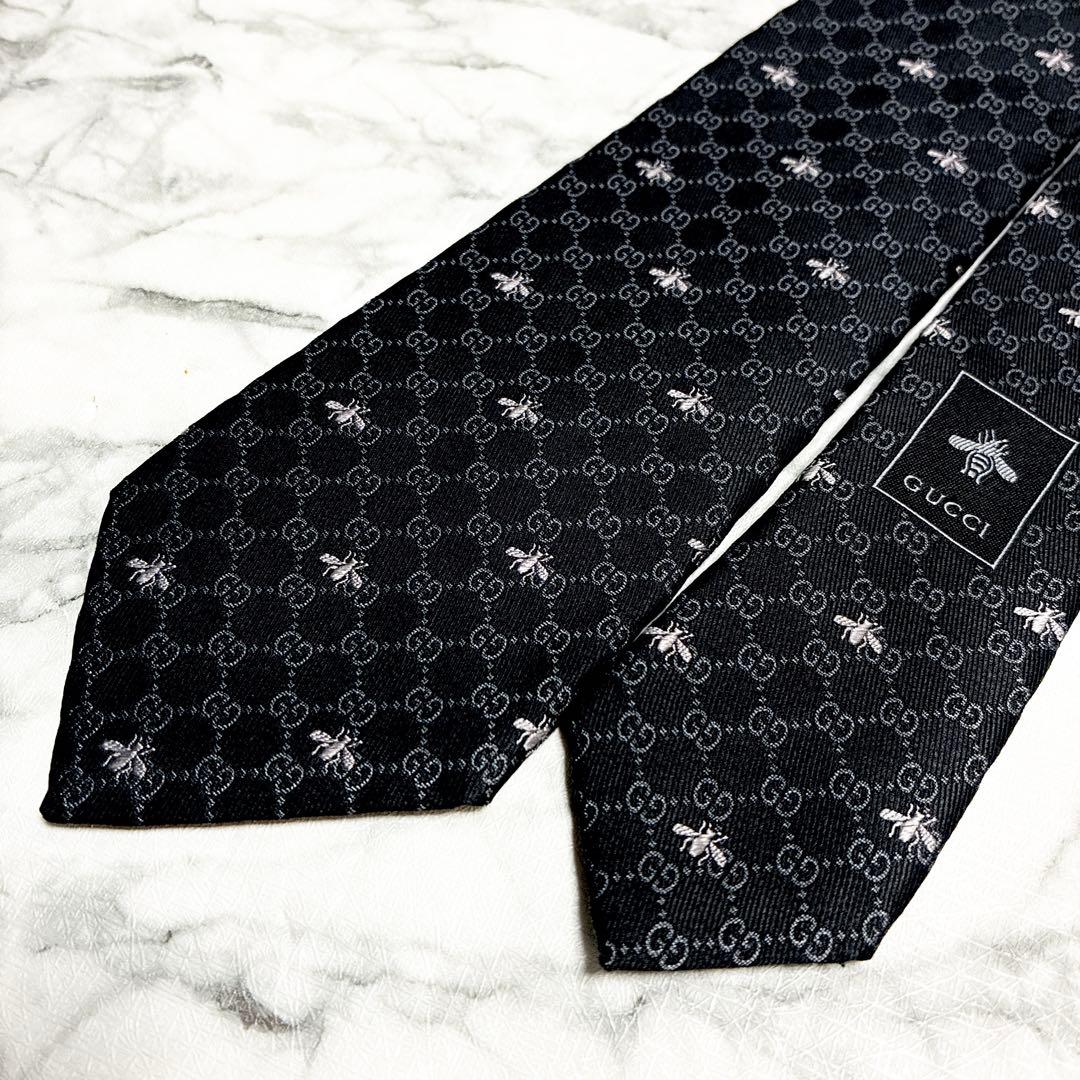 ✨未使用クラス✨GUCCI 現行　GG柄✖️蜂総柄　人気のブラック　ネクタイ