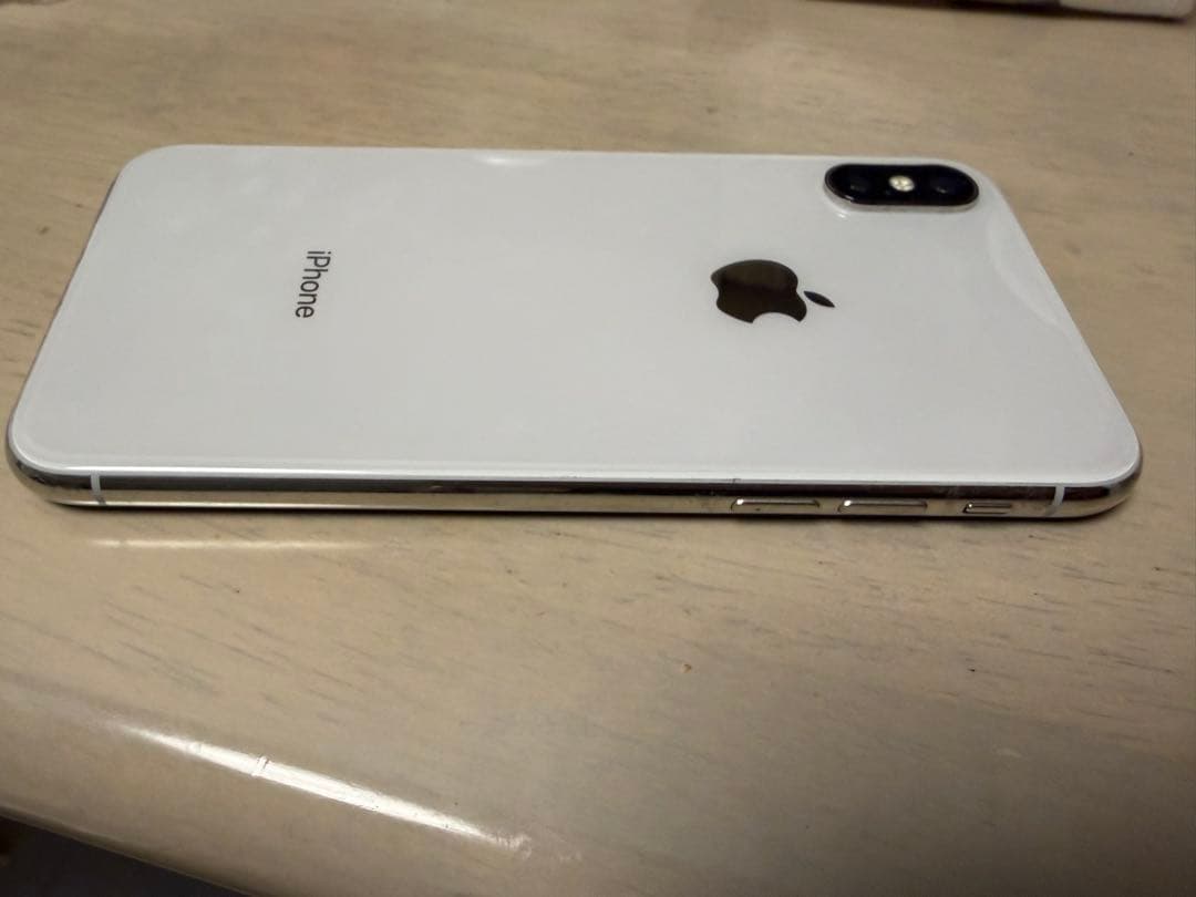 天野けんぞう 　Apple iPhone X シルバー